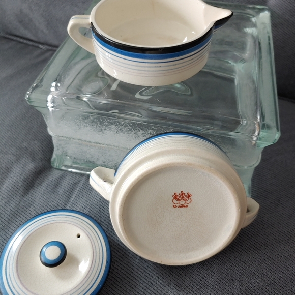 ***SOLD*** Retro Vintage Stacked Cream & Sugar (w/out Teapot) - Picture 4 of 8